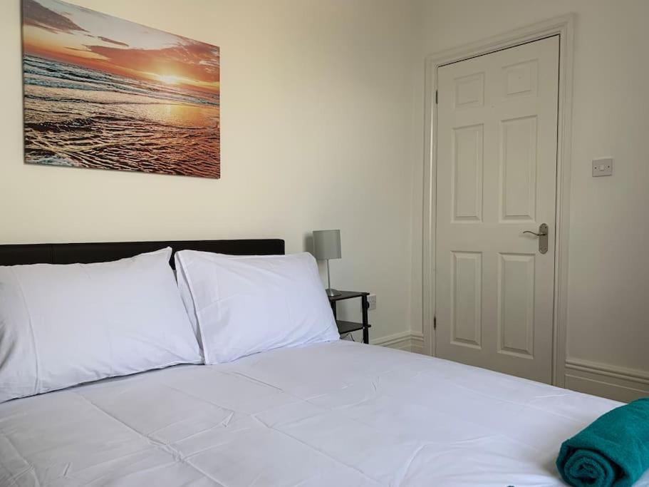 2 Double Bedroom Flat, Central Location Bristol Extérieur photo